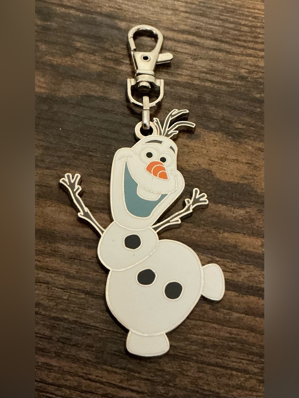 Frozen Sold Out official Disney Parks metal enamel Olaf keychain Keyring Clip